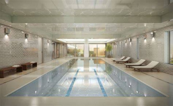 22-22 Jackson Avenue amenities, pool