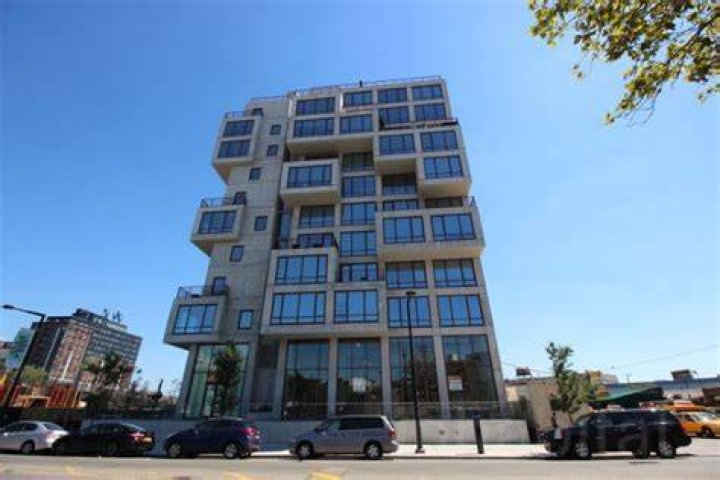 22-22 Jackson Avenue amenities, roof deck