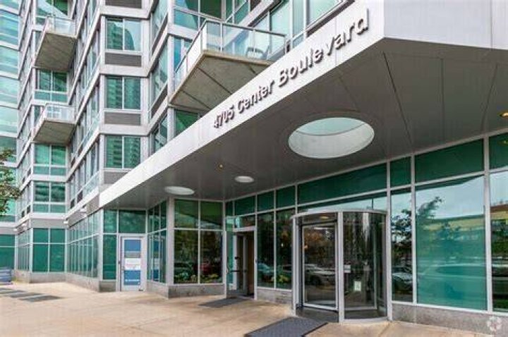 47-05 center boulevard, LIC rentals