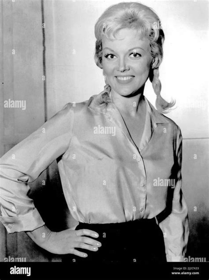Cynthia Lynn