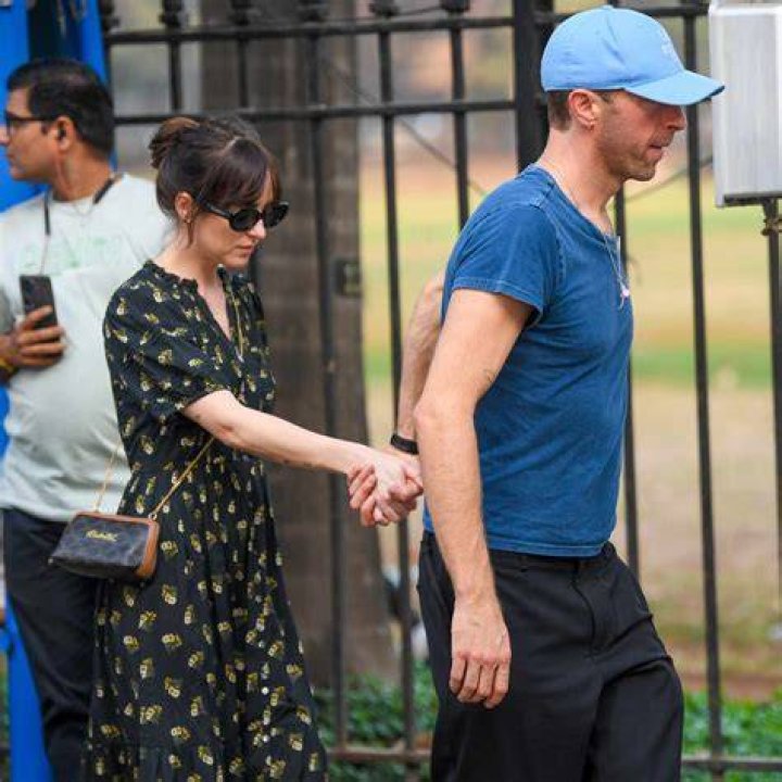 Dakota Johnson and Chris Martin | Image: Pinterest