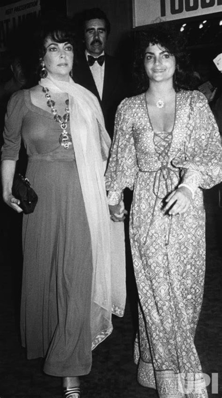 Elizabeth Taylor and her daughter Maria Burton | Image: Pinterest