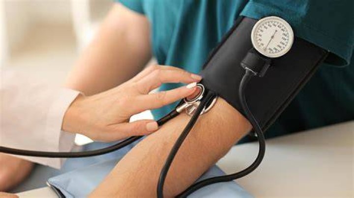 Measuring blood pressure measuring blood pressure