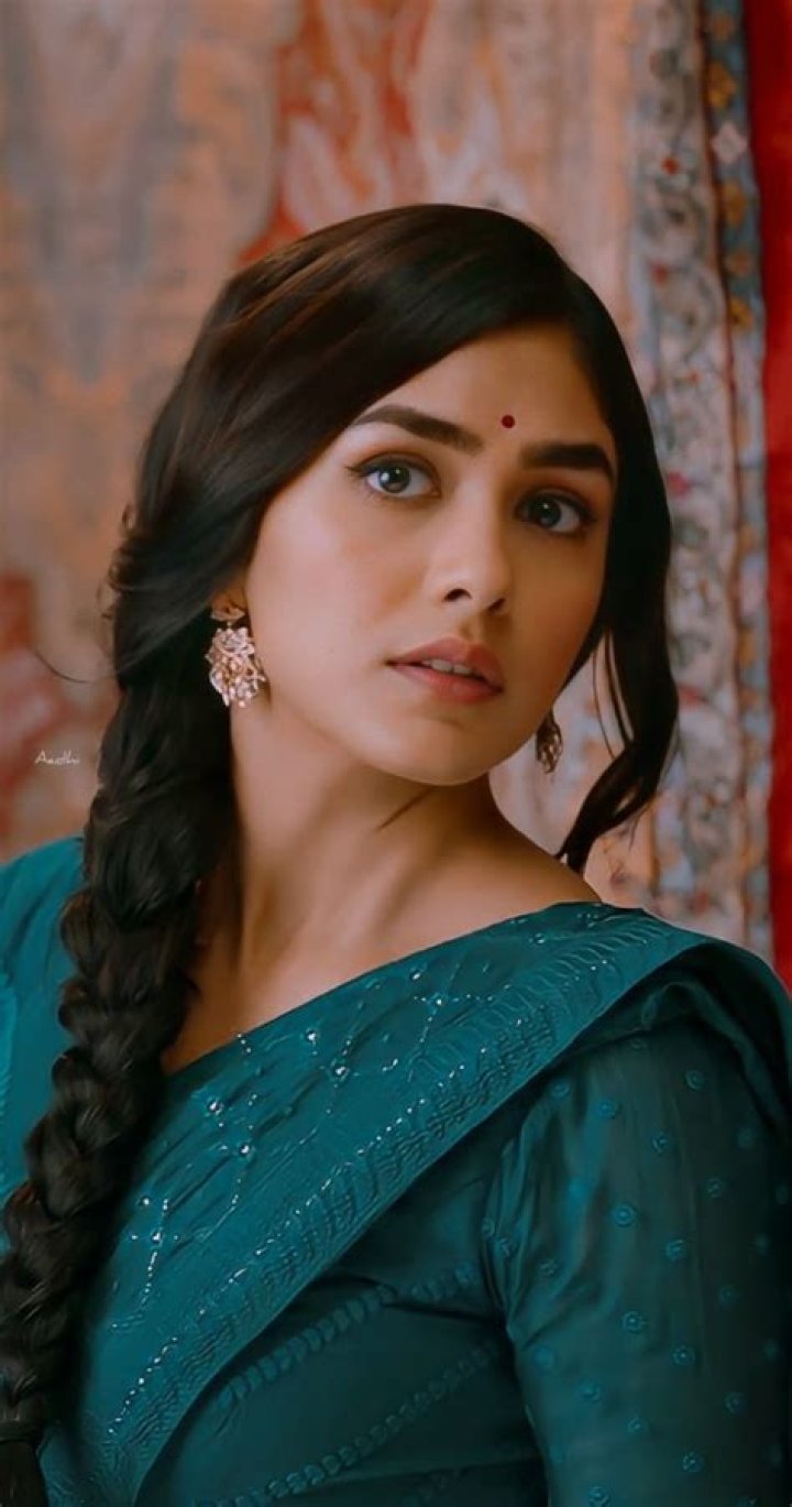 Mrunal Thakur