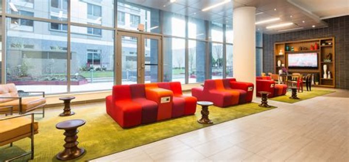 QLIC amenities, lounge