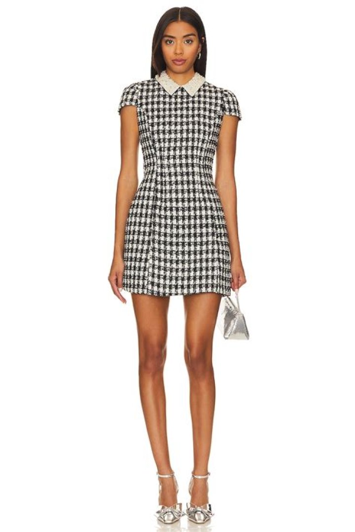 woman wearing revolve alice olivia fayeth midi dress