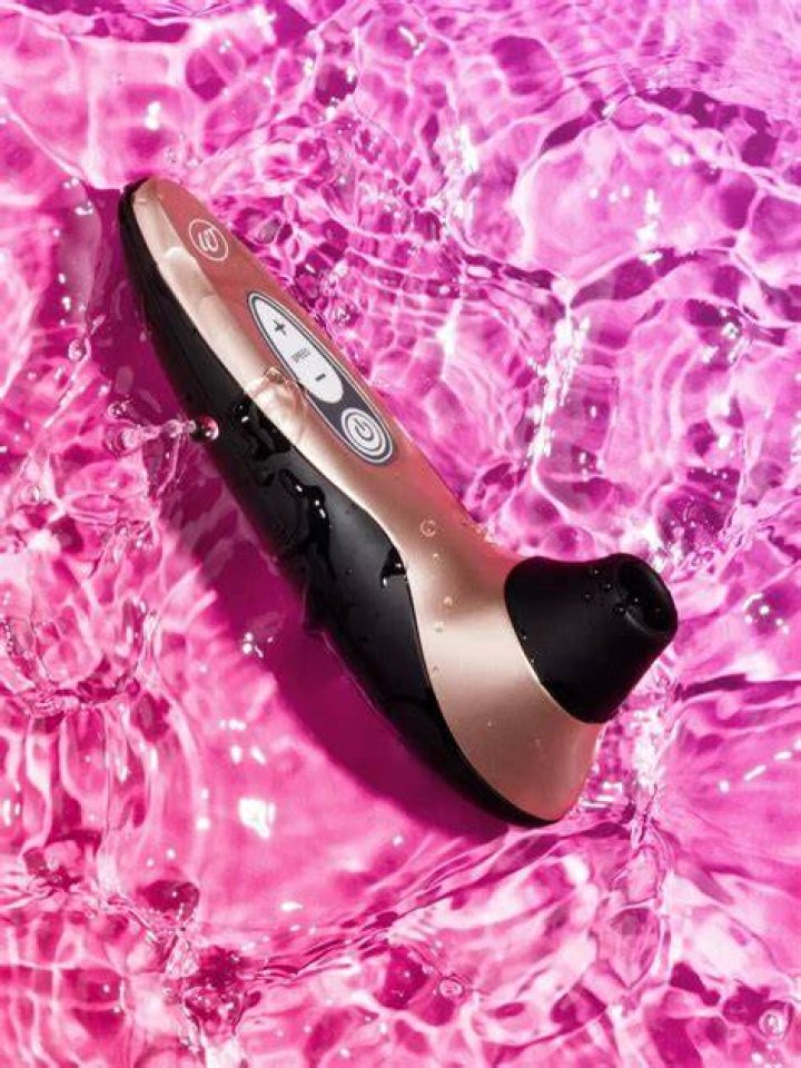 Womanizer X Lovehoney Pro40 Rechargeable Clitoral Stimulator Womanizer X Lovehoney Pro40 Rechargeable Clitoral Stimulator